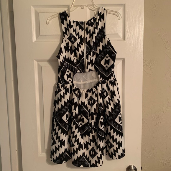 Sugarlips - Aztec Dress *NWT* - Picture 4 of 4